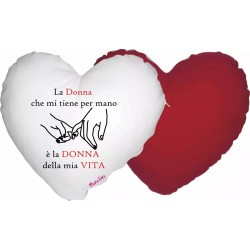 cuscino a cuore con scritta la donna che mi tiene per mano regalo festa donna